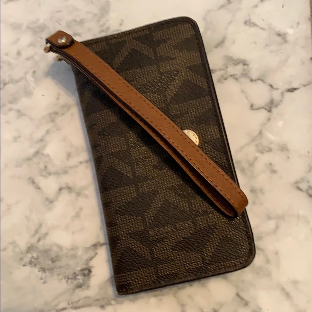 Michael Kors wristlet/wallet